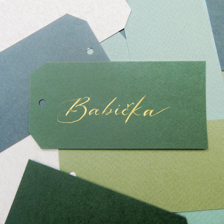 Sada kartiček na vlastní jmenovky – Vůně jehličí Ely