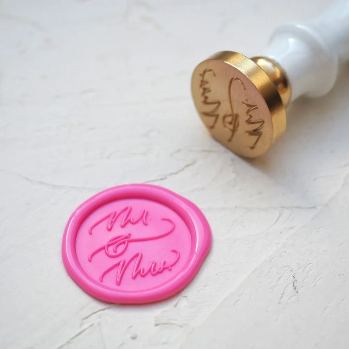Mosazné pečetidlo – Mr. & Mrs. | průměr 25 mm Krasopiska