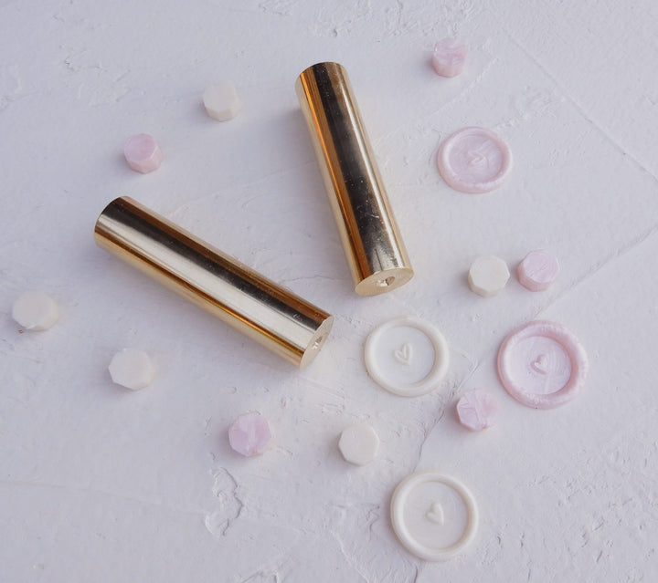 Mosazné pečetidlo – srdíčko | váleček, průměr 10 mm Krasopiska