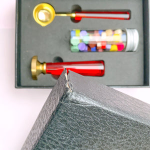Dárkový set na pečetění, červený resin, II. jakost Ely