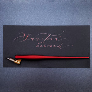 Kaligrafická násadka Oblique, matná červená- plastová Ely