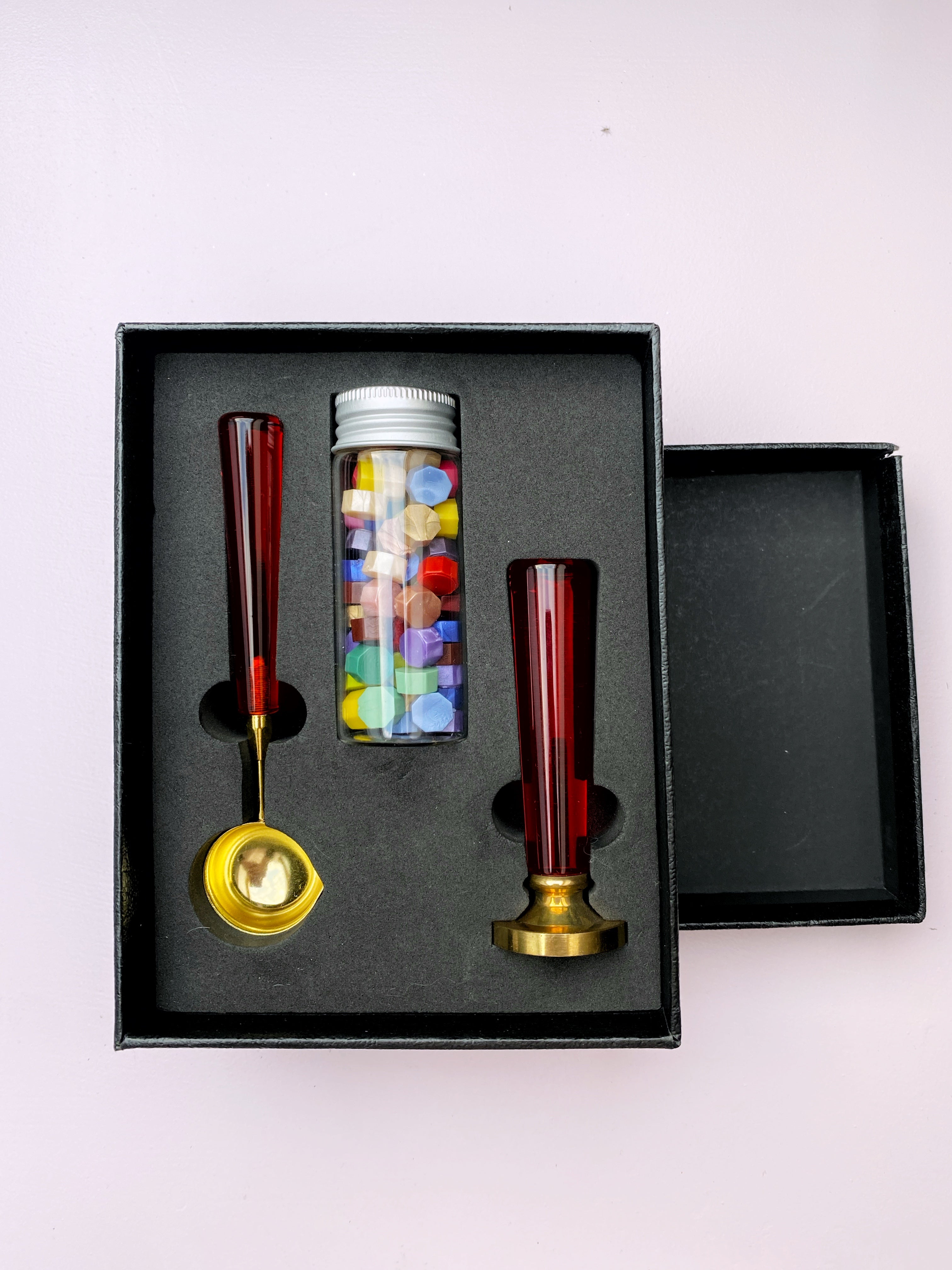 Dárkový set na pečetění, červený resin, II. jakost Ely