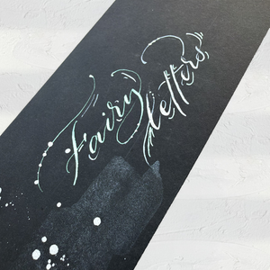 Ručně vyráběné akvarelové barvy Aurora – Fairy Letters M + S Ely