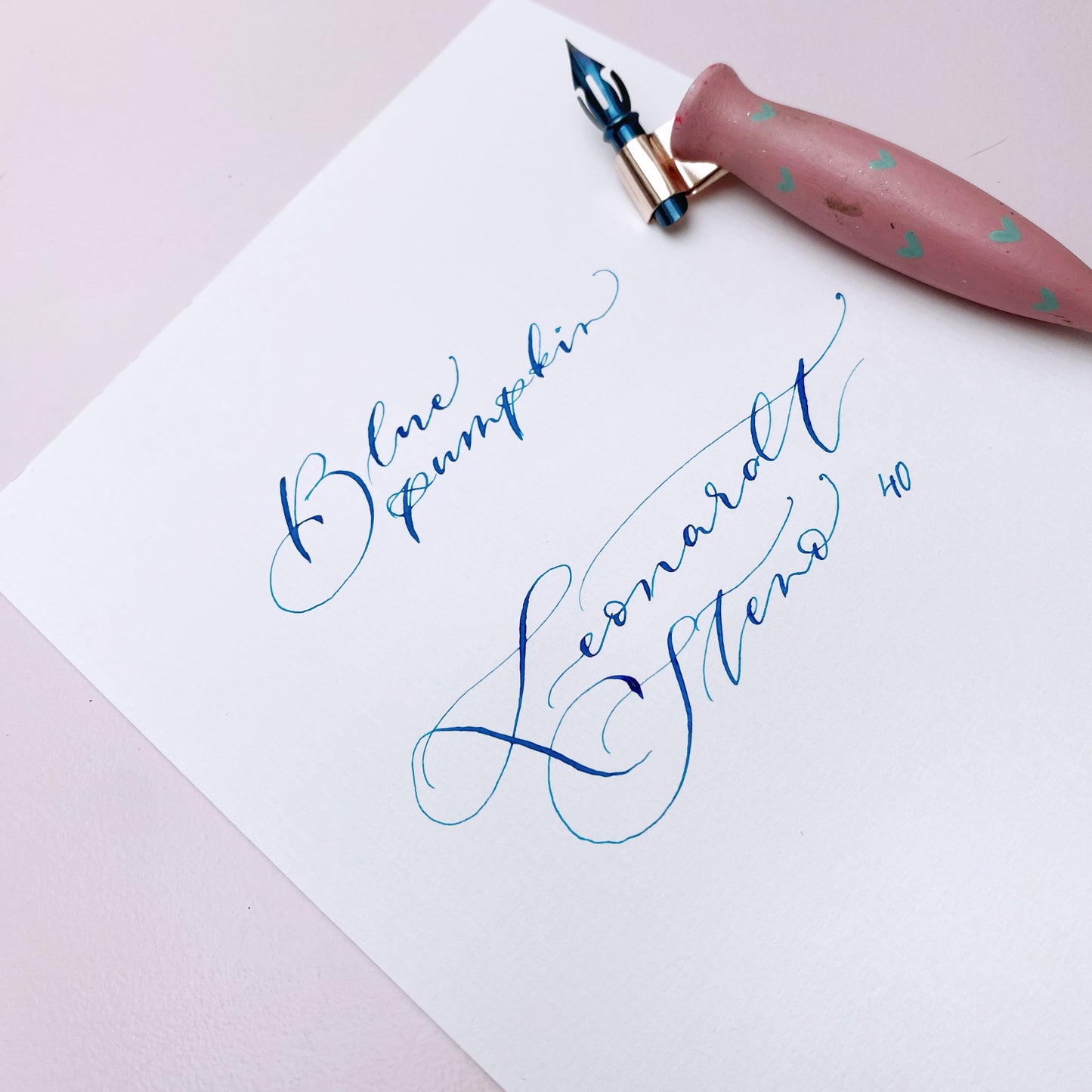 Kaligrafické perko – Leonardt Steno "Blue pumpkin" Kaligrafické perko Manuscript