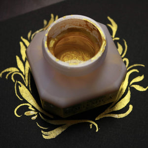Kuretake Gold Mica Ink – zlatý inkoust s mica efektem, 60 ml Kuretake