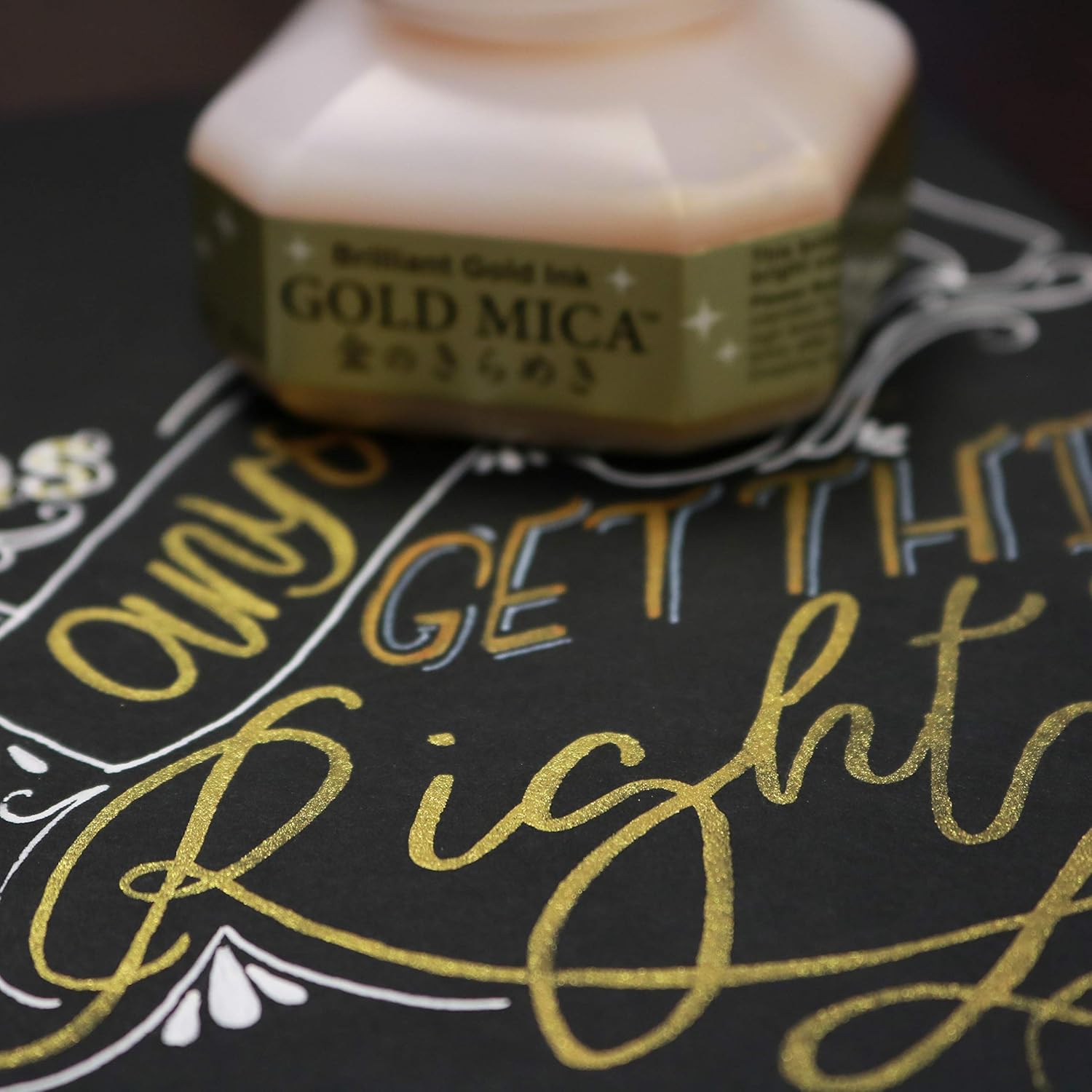 Kuretake Gold Mica Ink – zlatý inkoust s mica efektem, 60 ml Kuretake